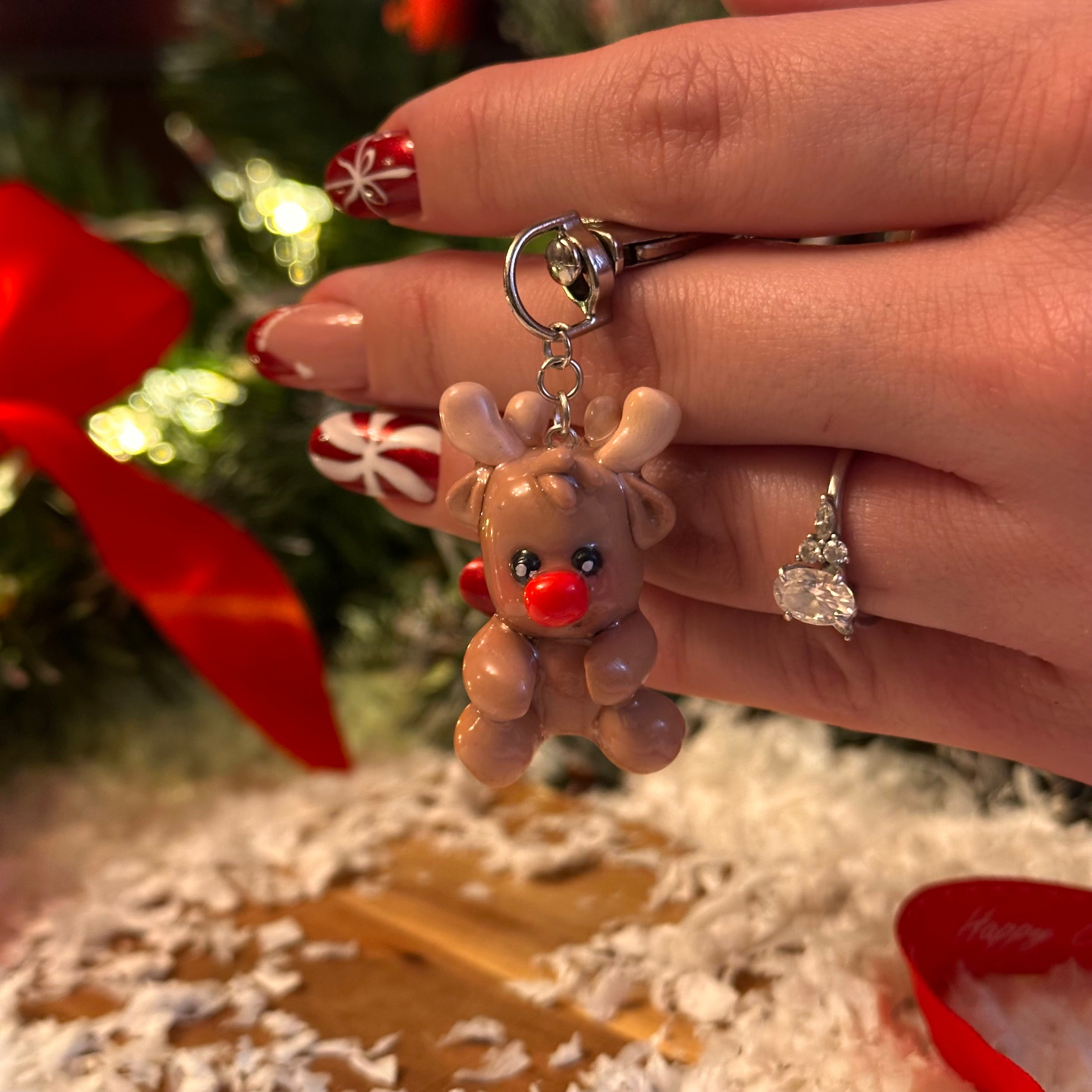 Breloc Ren cu Nas Roșu